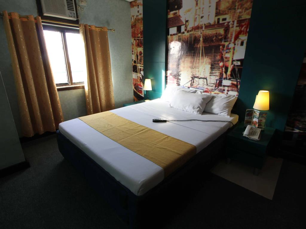Eurotel Las Pinas 3*