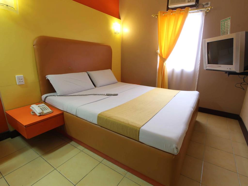 Eurotel Las Pinas 3*