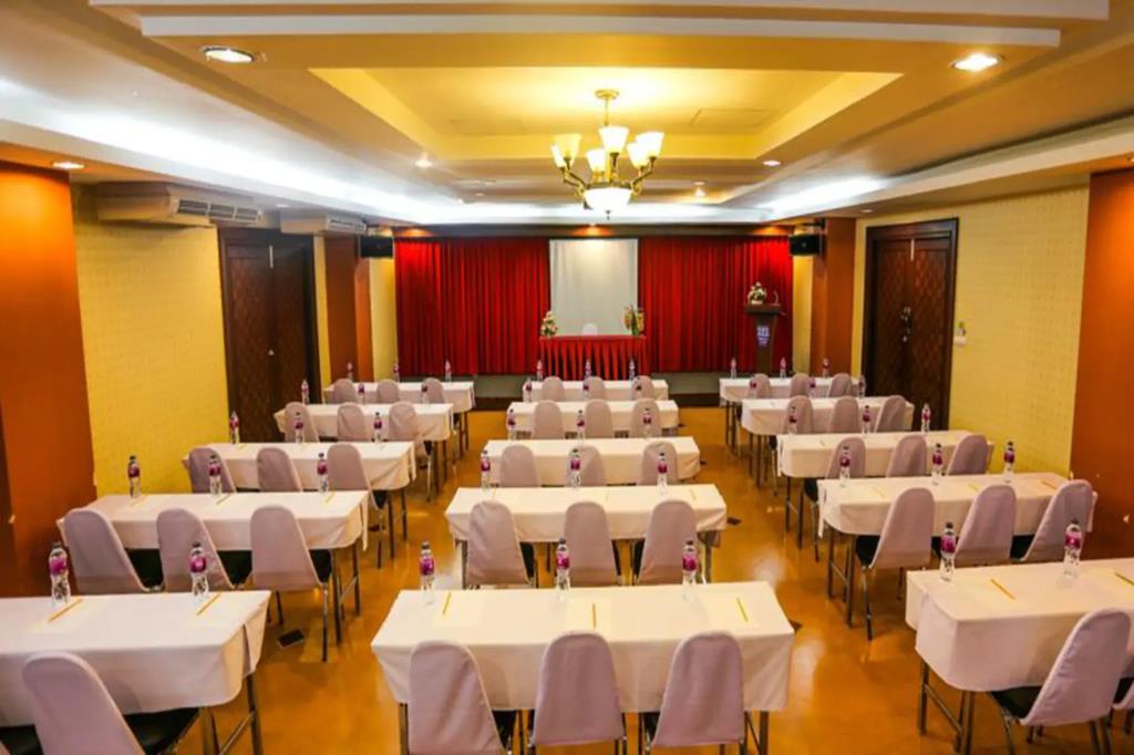 Madina Hotel 3*