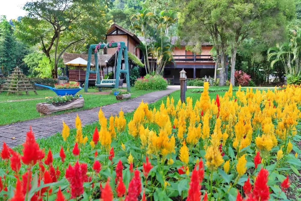 Phu Ing Fah Resort 2*