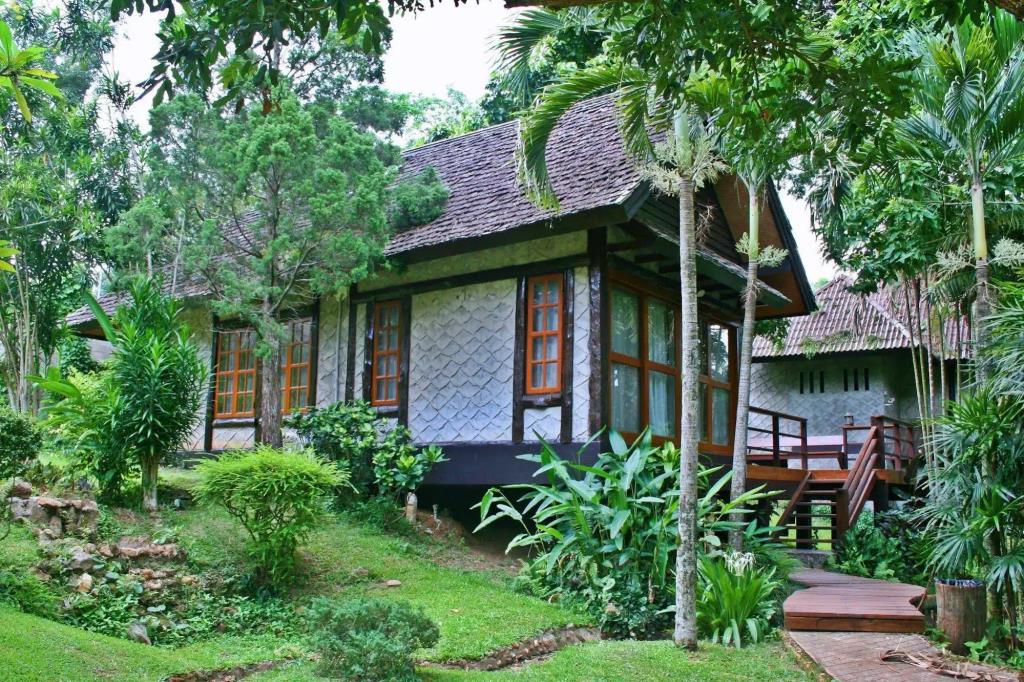 Phu Ing Fah Resort 2*