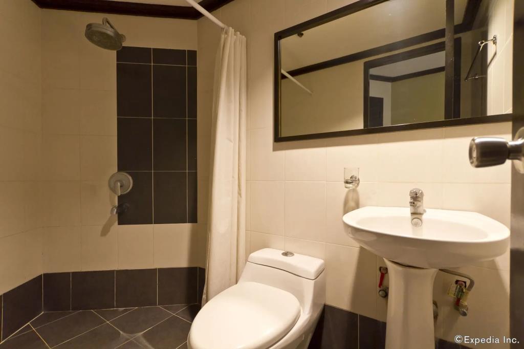 Richmond Plaza Hotel 3*