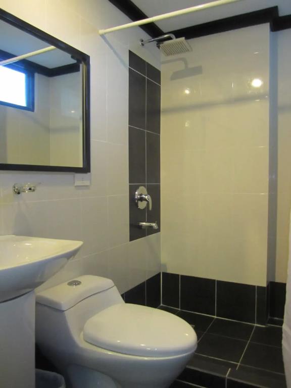Richmond Plaza Hotel 3*