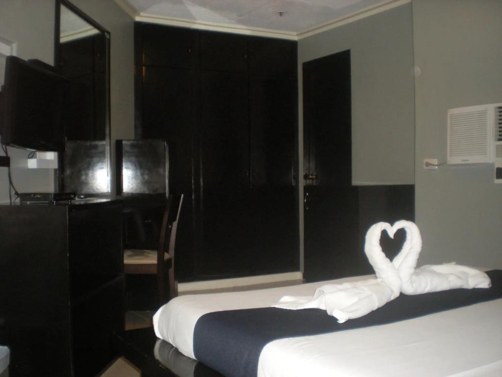 Richmond Plaza Hotel 3*