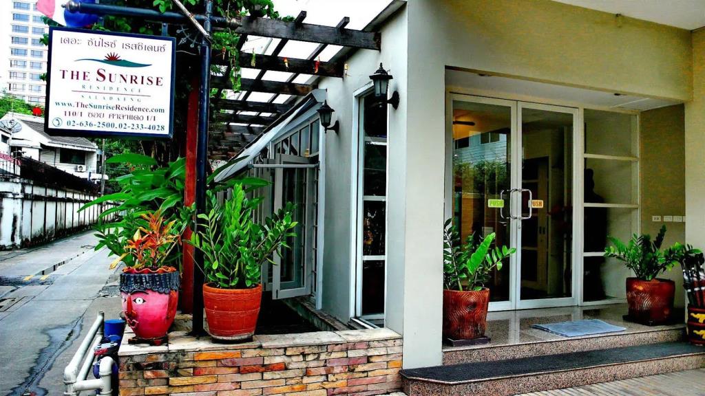 The Sunrise Residence 3*