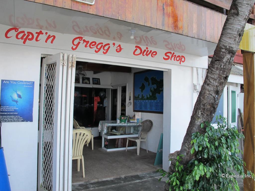 Capt'n Gregg's 3*