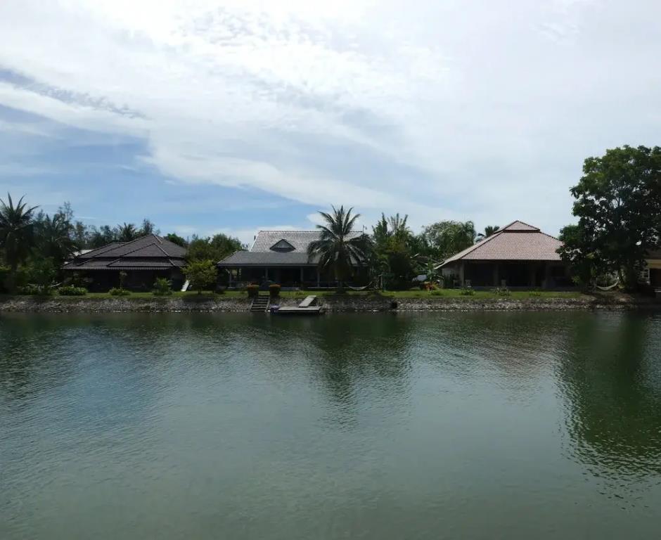 Rayong Villa Rental 0*