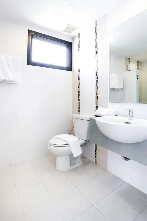 V-Twin Donjan Service Apartment 0*