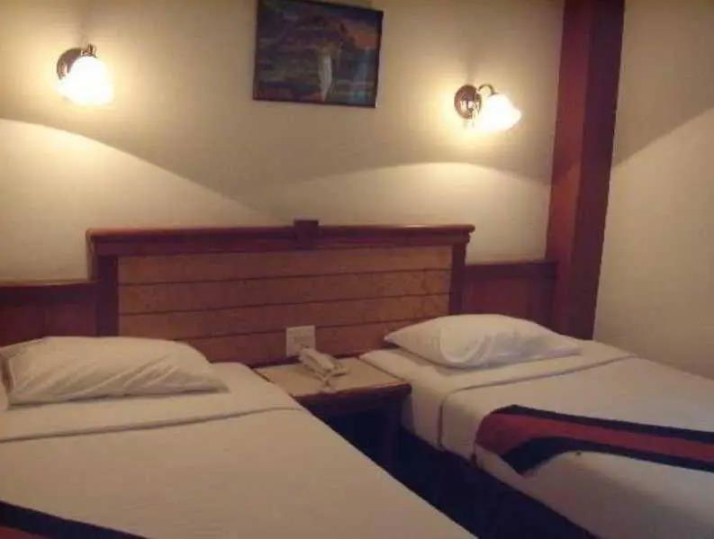 8080 Hotel 3*