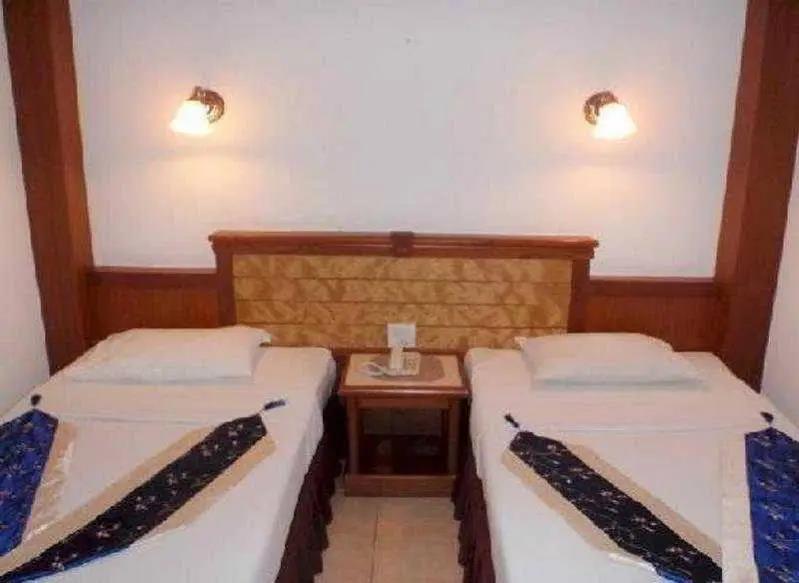 8080 Hotel 3*