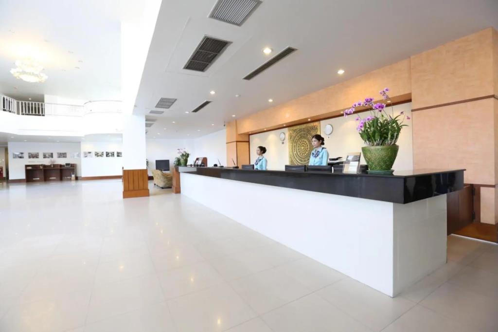 J-Town Serviced Apartments 0*