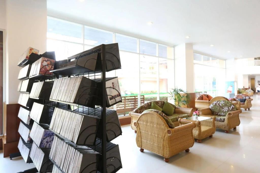 J-Town Serviced Apartments 0*