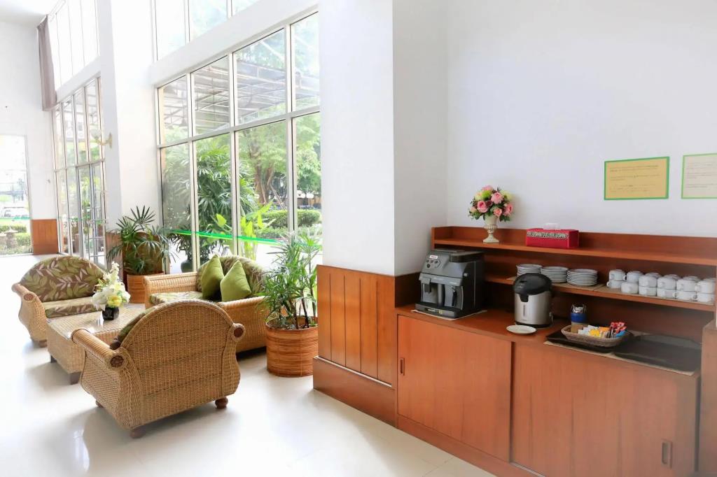 J-Town Serviced Apartments 0*