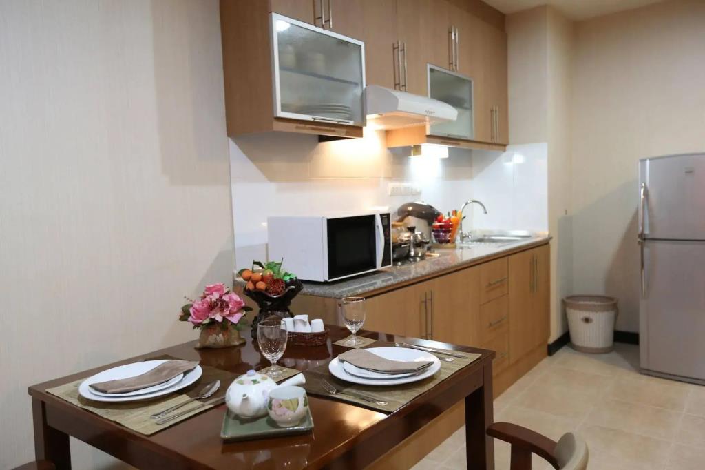 J-Town Serviced Apartments 0*