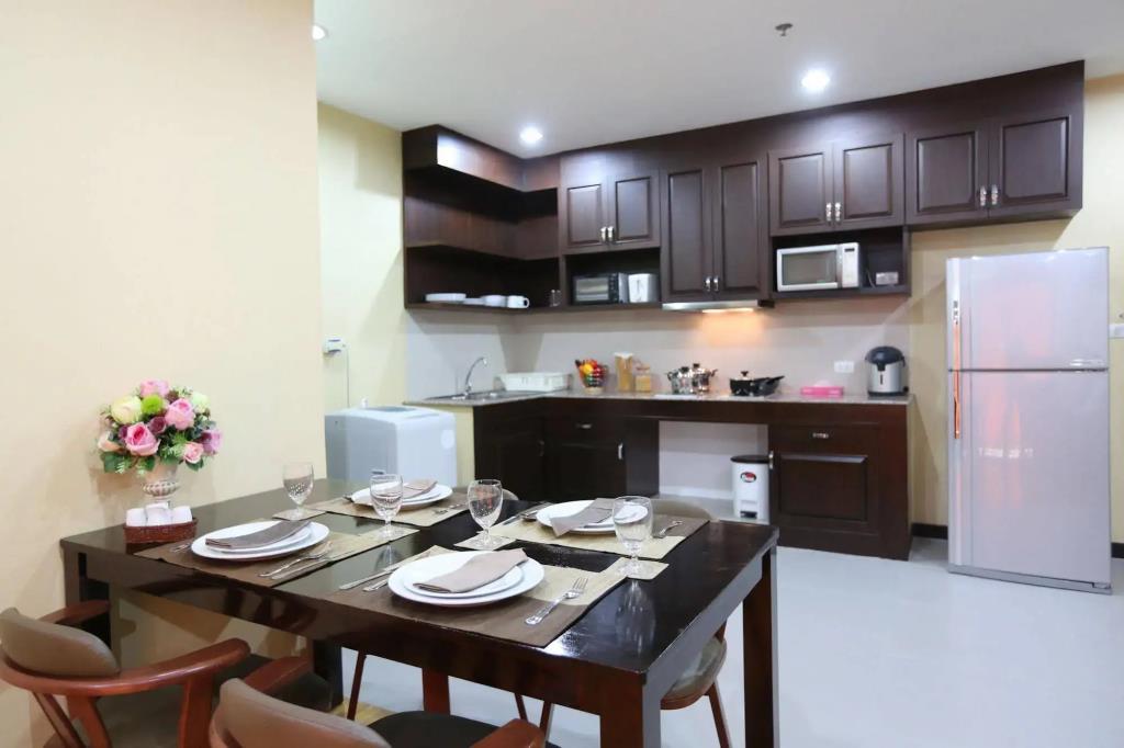 J-Town Serviced Apartments 0*