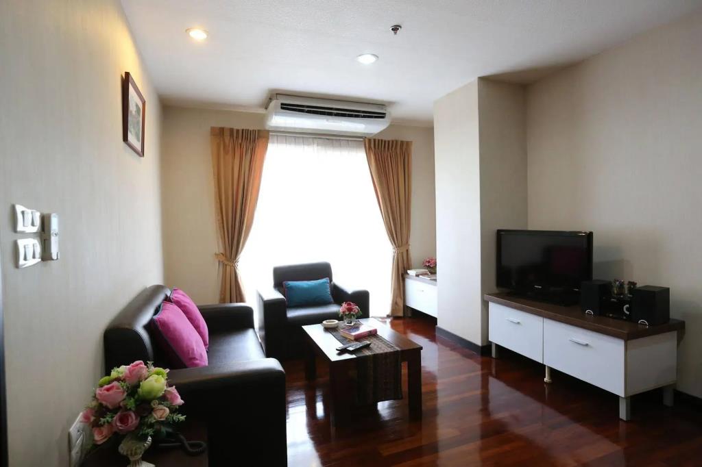 J-Town Serviced Apartments 0*
