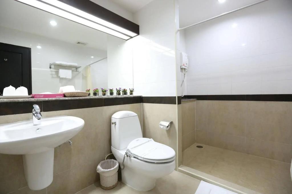 J-Town Serviced Apartments 0*