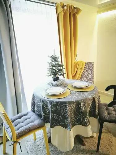 Apartment on Zashhitnikov Kavkaza 77/2 0*