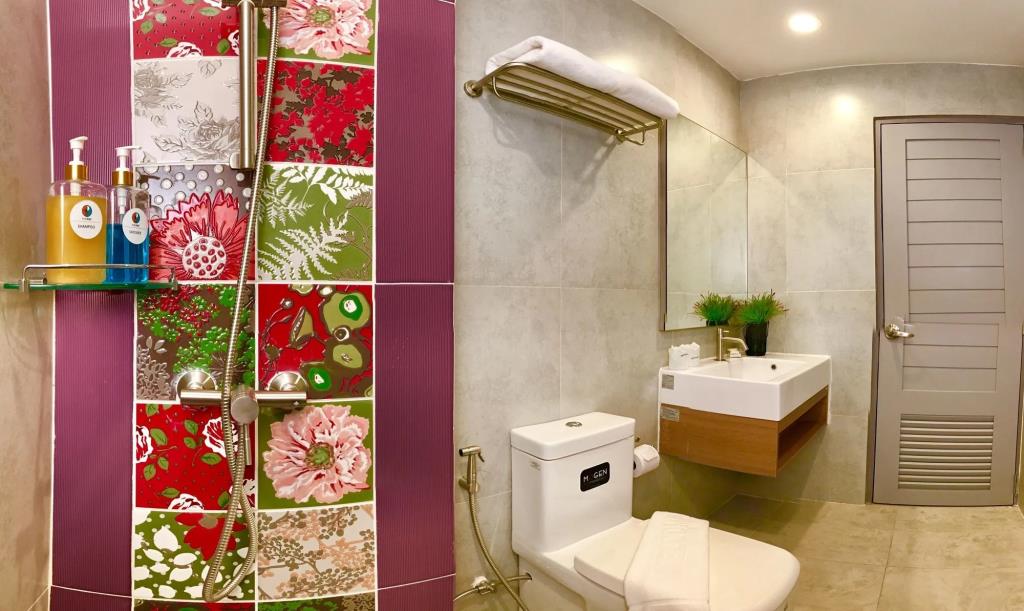 The Pat Hotel 3*