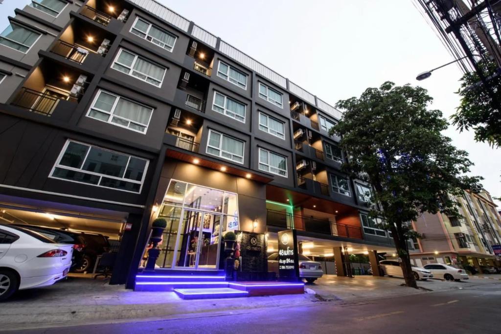 48 Metro Hotel 3*