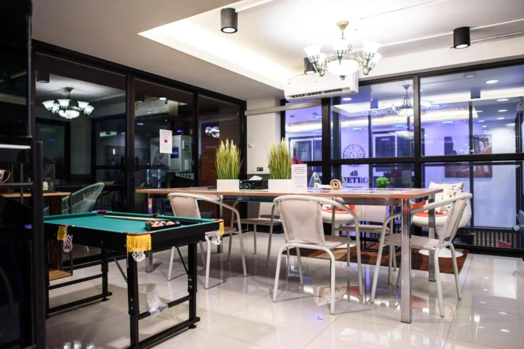 48 Metro Hotel 3*