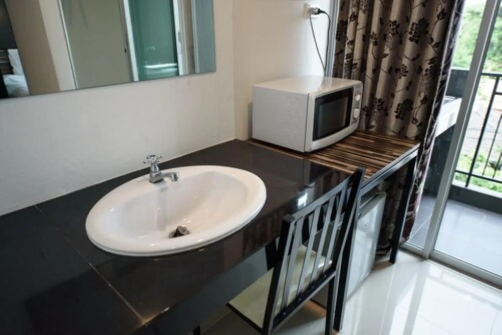 48 Metro Hotel 3*