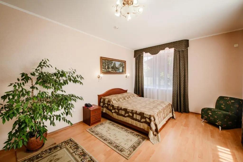 Ekspromt  Hotel 0*