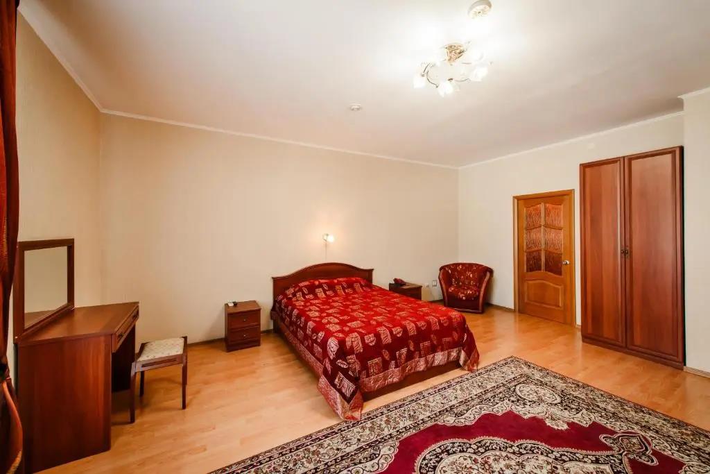 Ekspromt  Hotel 0*