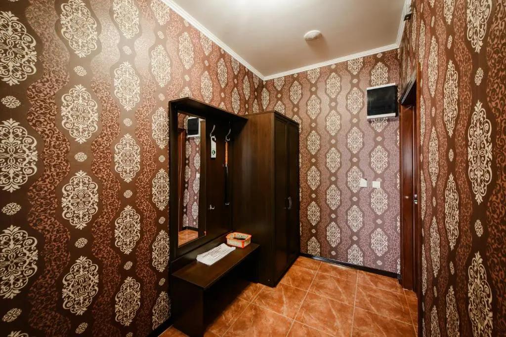 Ekspromt  Hotel 0*