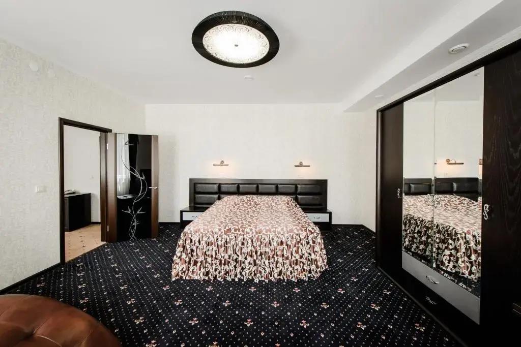 Ekspromt  Hotel 0*