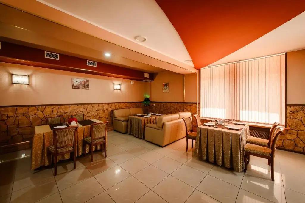 Ekspromt  Hotel 0*