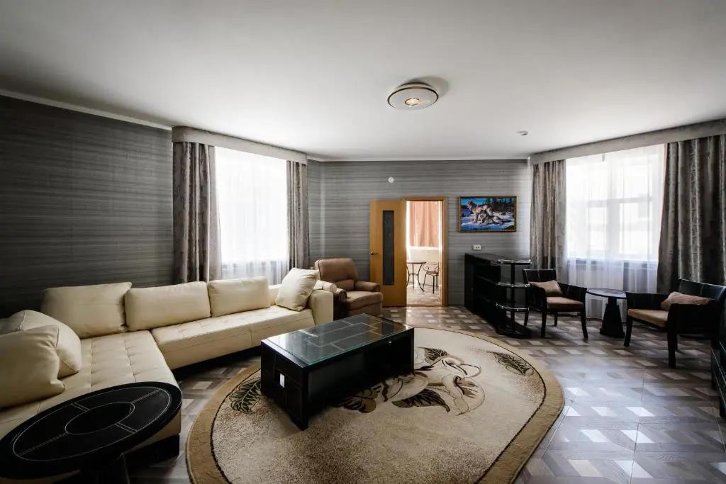 Ekspromt  Hotel 0*