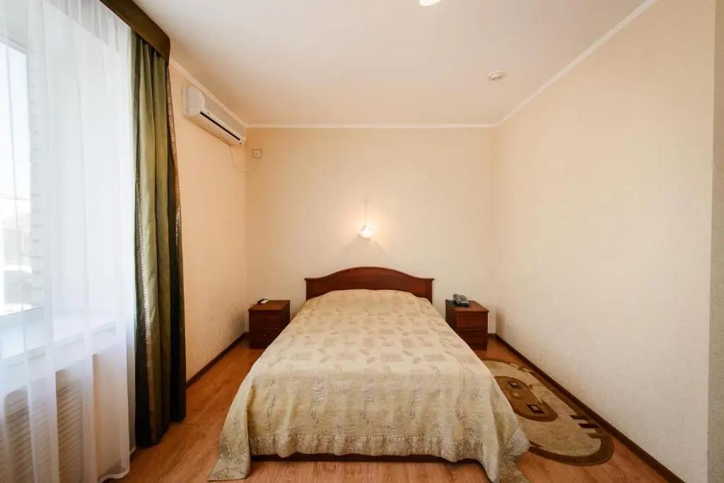Ekspromt  Hotel 0*