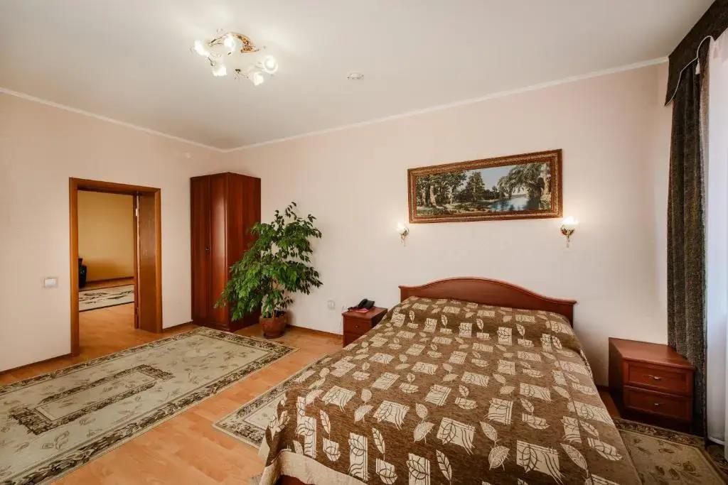 Ekspromt  Hotel 0*