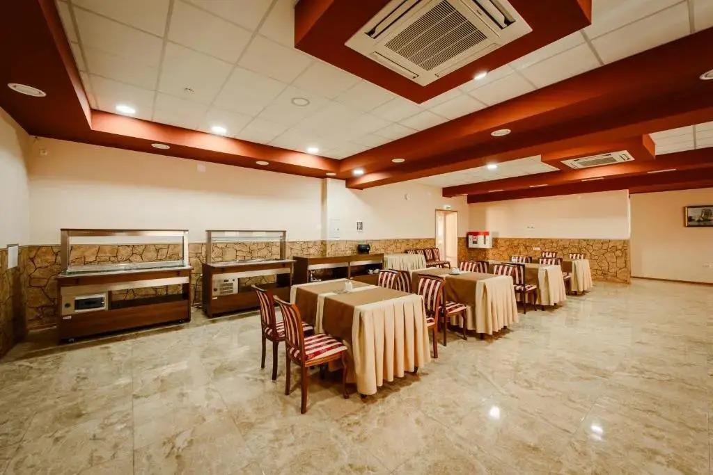 Ekspromt  Hotel 0*