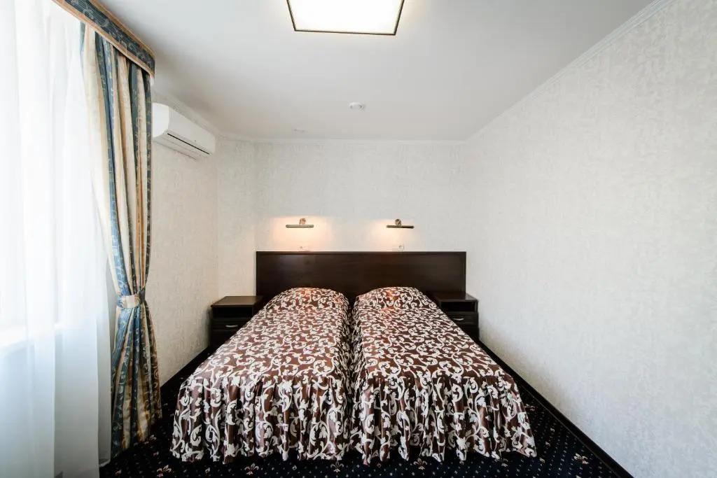 Ekspromt  Hotel 0*