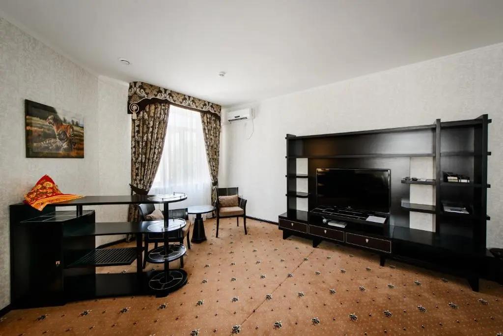 Ekspromt  Hotel 0*