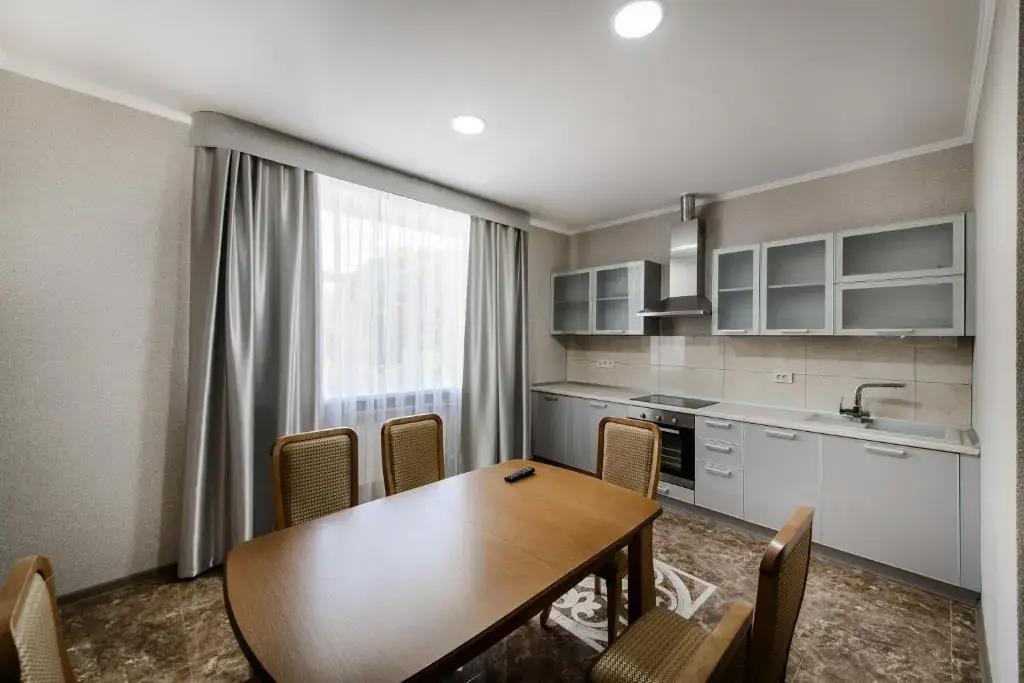 Ekspromt  Hotel 0*