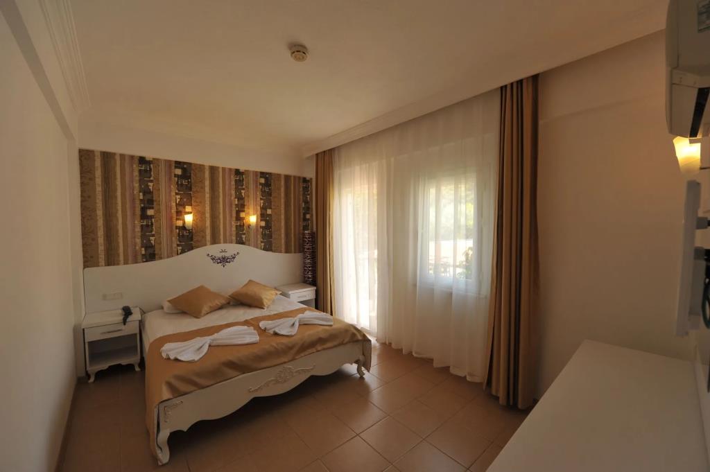 Taner Otel 0*