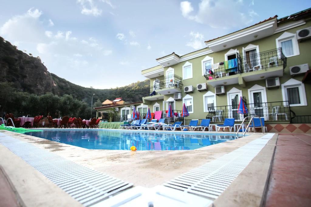 Taner Otel 0*