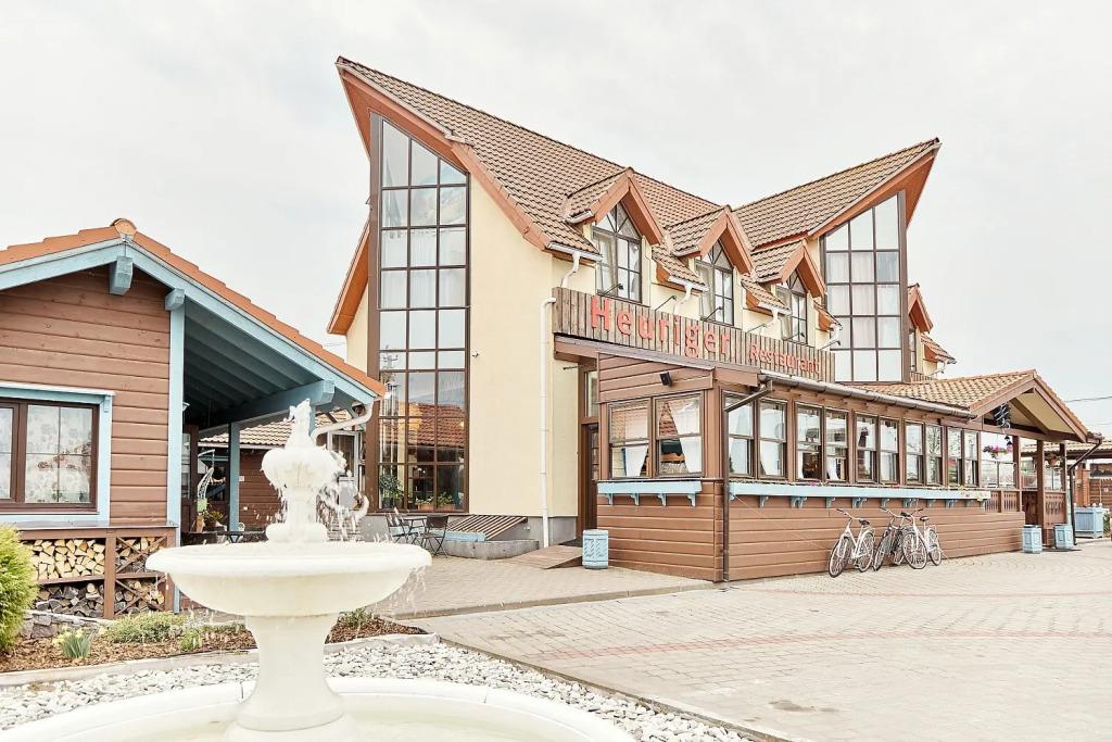 Heuriger  Hotel 3*