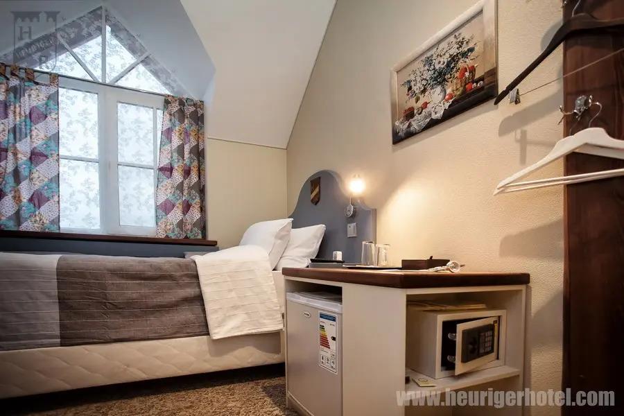 Heuriger  Hotel 3*