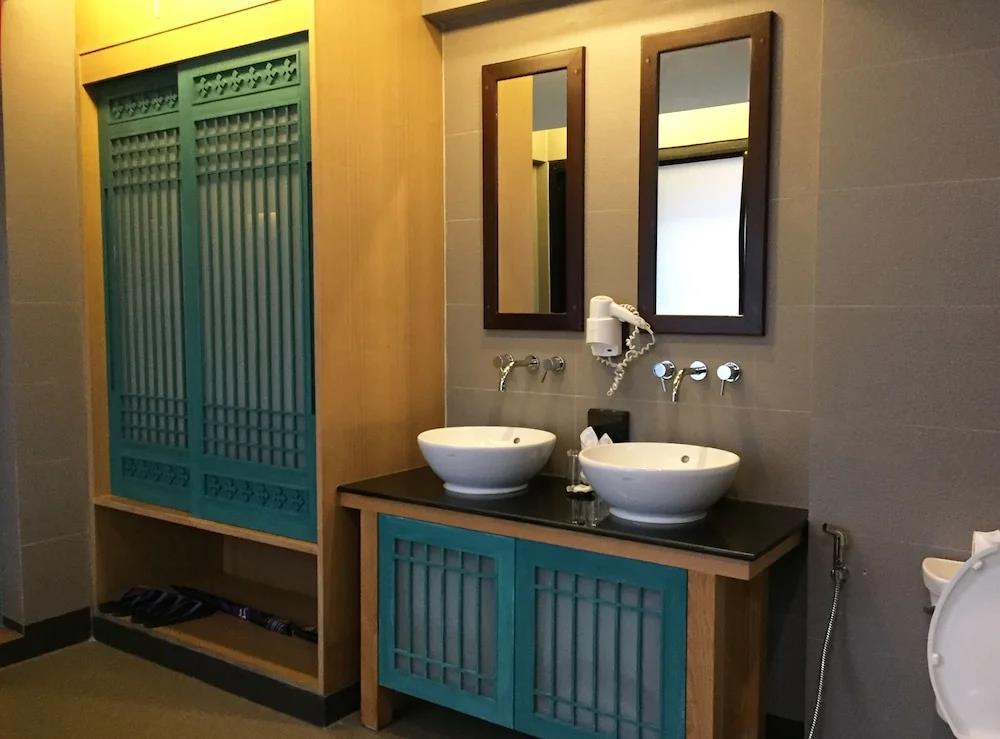 Villas Residence By Weekender Resort 3*
