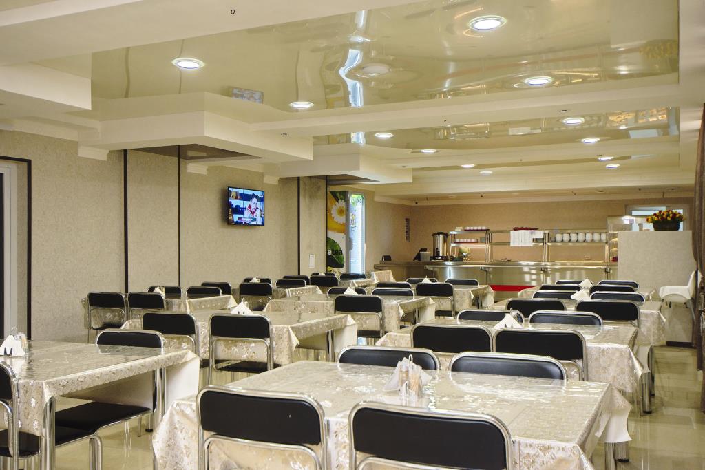 AsTerias Hotel 0*