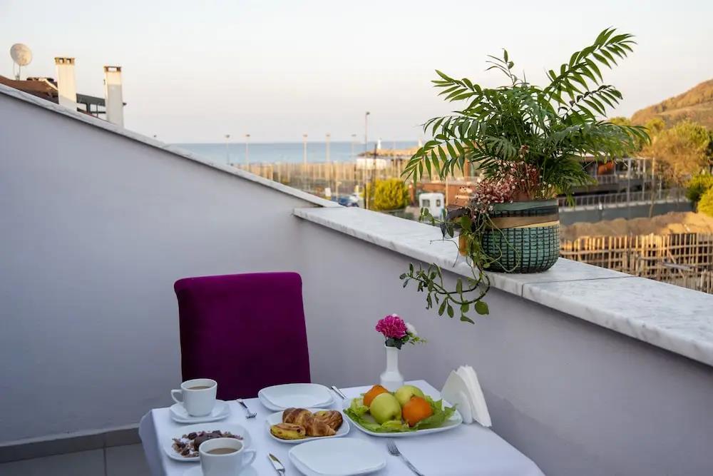 Defne Hotel 0*