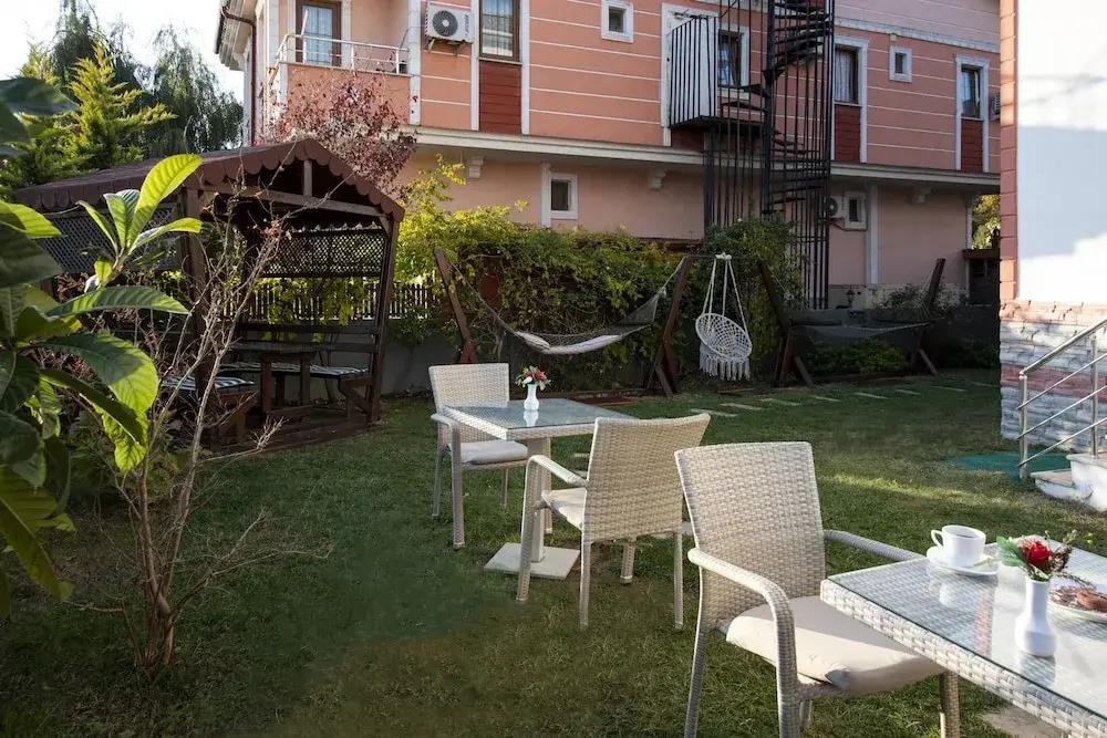 Defne Hotel 0*