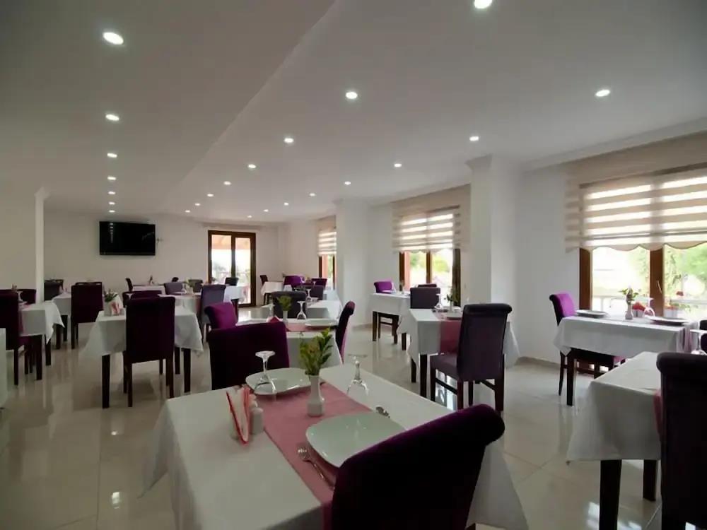 Defne Hotel 0*