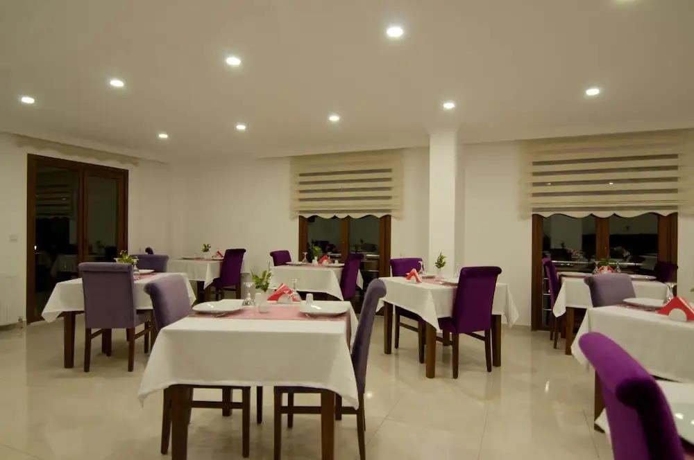 Defne Hotel 0*