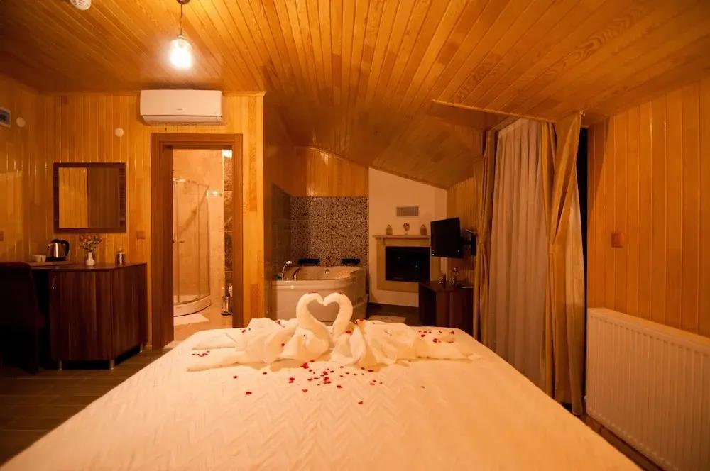Defne Hotel 0*