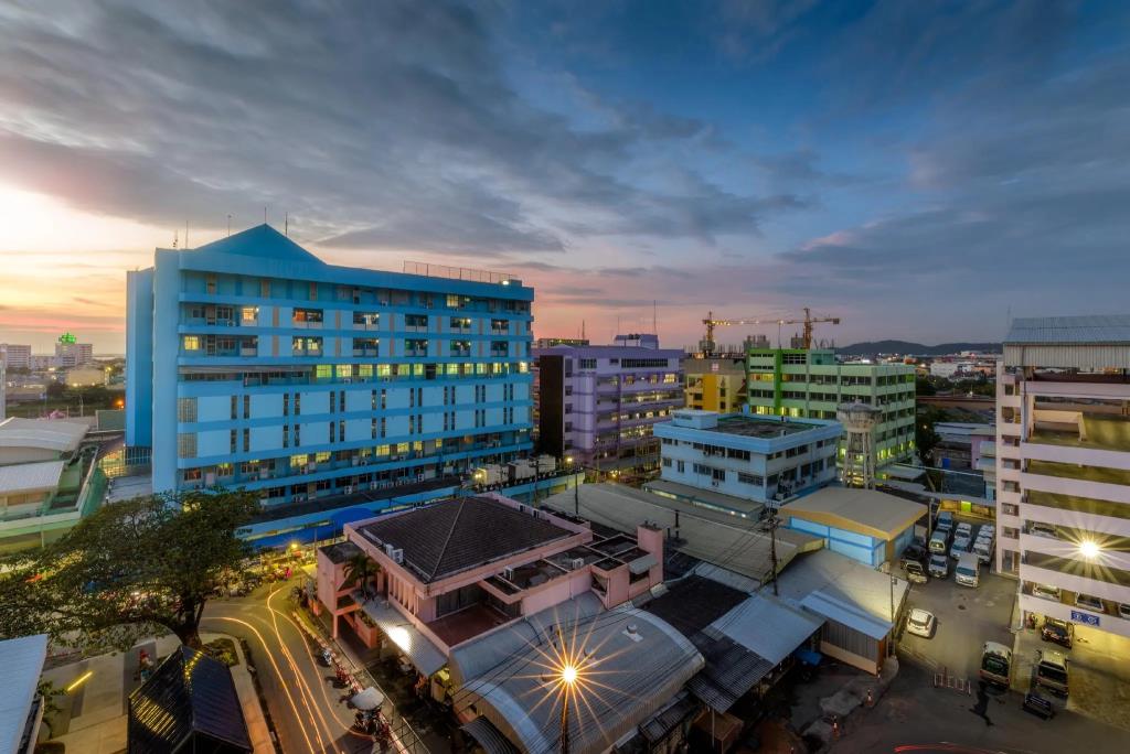 Kantary Hotel & Serviced Apartments Amata, Bangpakong 4*